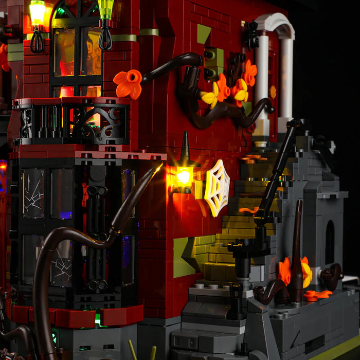 Midnight Haunted Mansion by Lumibricks