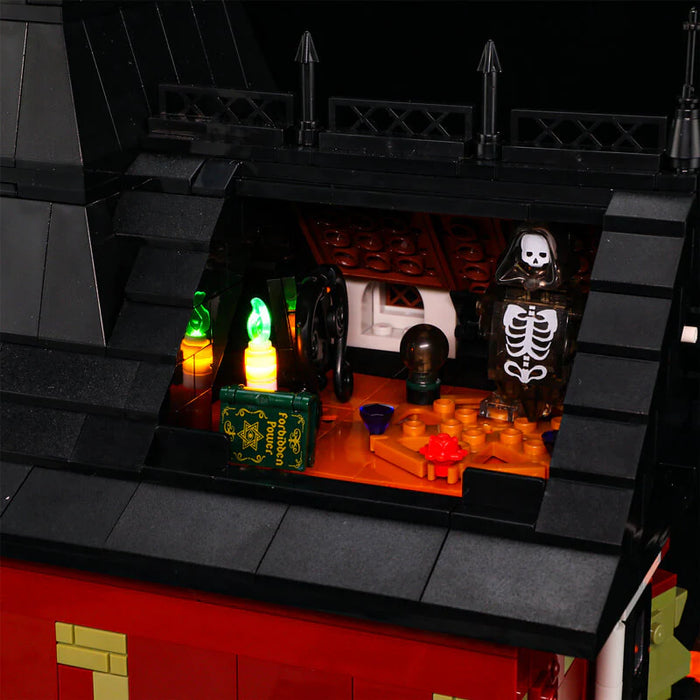 Midnight Haunted Mansion by Lumibricks