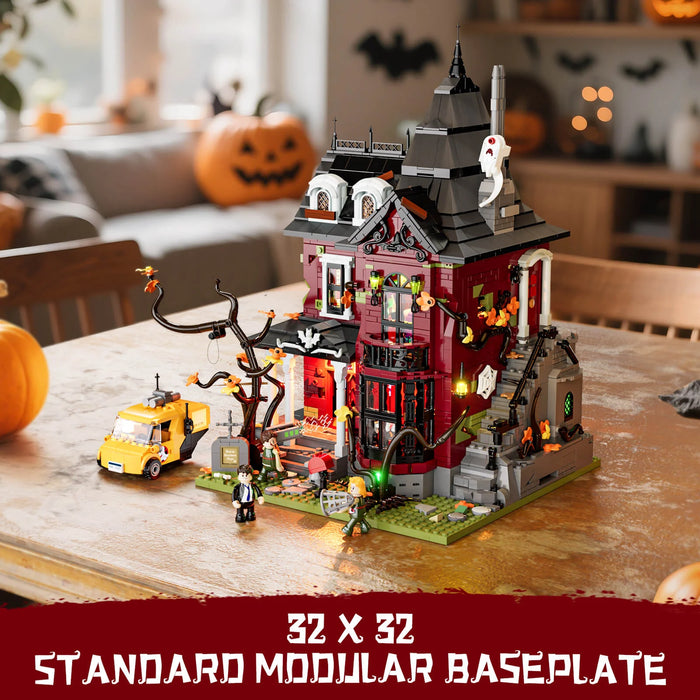 Midnight Haunted Mansion by Lumibricks