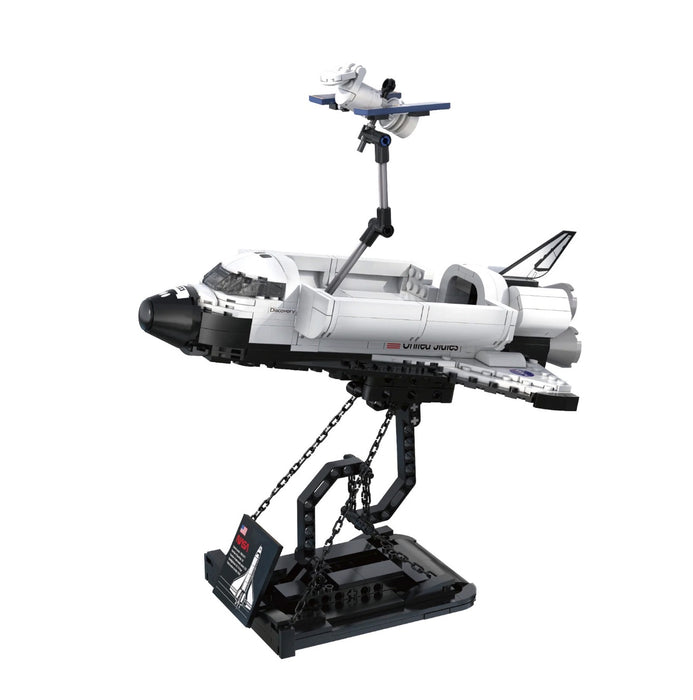 Space Shuttle Discovery by CaDA
